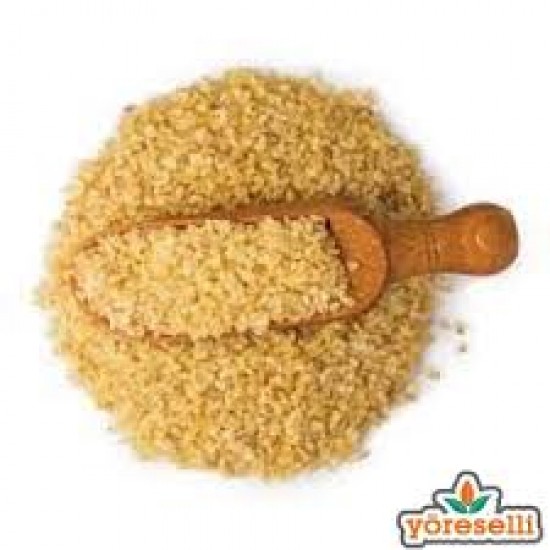 Pilavlık bulgur taneleri ve pişirilmiş pilavlık bulgur pilavı